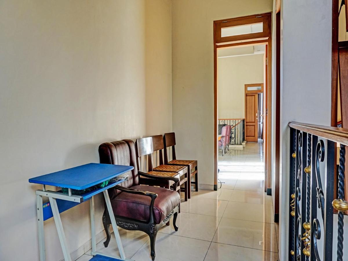 Spot On 91530 Sumpil Syariah Hotel Malang Exterior photo